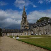 Château de Quintin devant l'Eglise