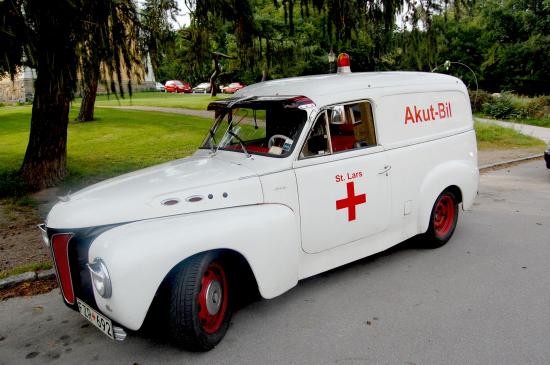 Une vieille ambulance.